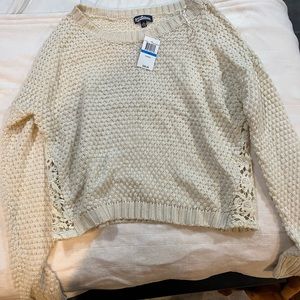 🤎Off White Sweater